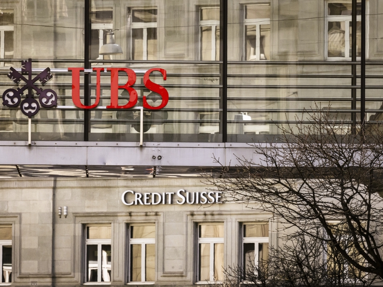 UBS acquires Credit Suisse