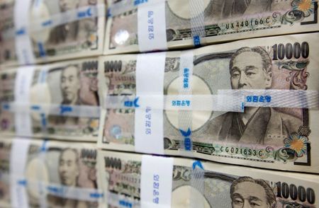 Asian FX steady after Trump’s tariff pledge; dollar muted
before key US data