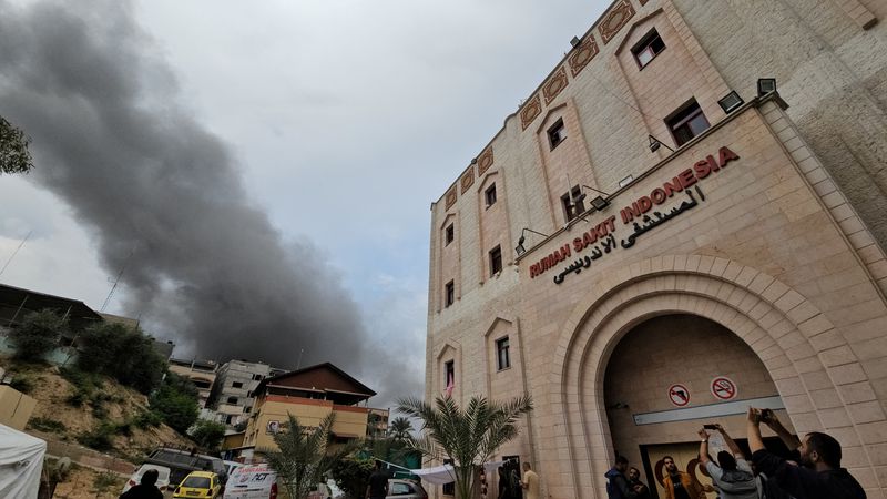 Israeli army forces patients out of north Gaza hospital,
medics say