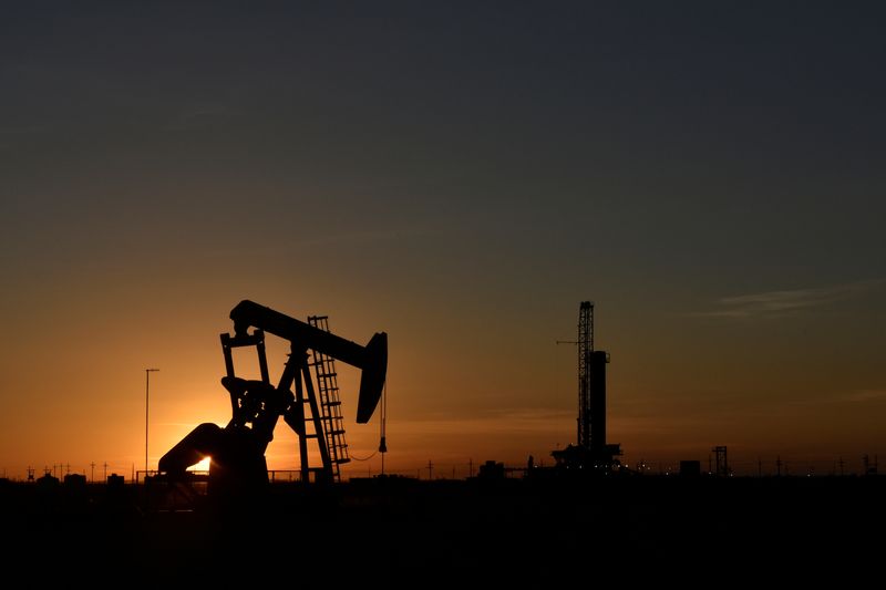 US drillers keep oil and natgas rigs unchanged for second
week – Baker Hughes