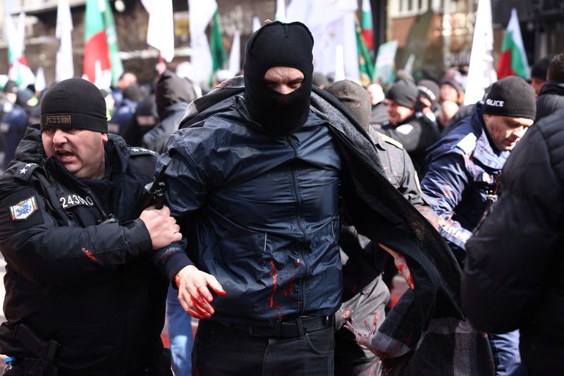 Bulgaria’s anti-euro protesters try to storm EU mission
building