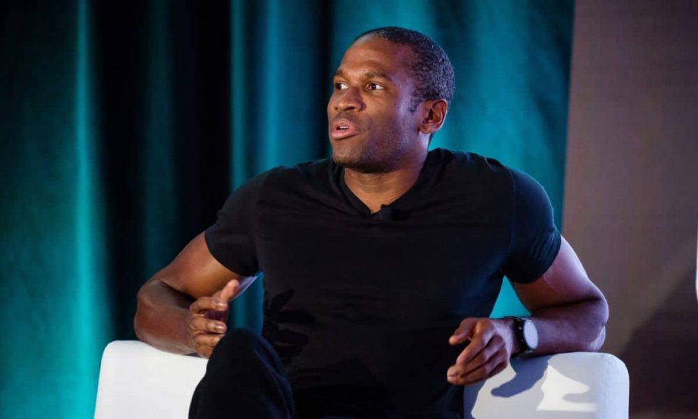 Arthur Hayes Is Selling: Here Are the Altcoins He’s
Ditching